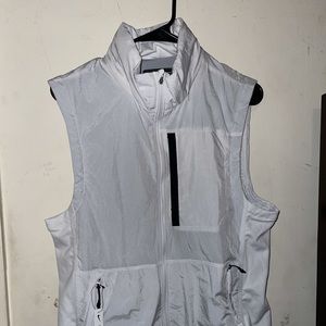 New mens medium Nike running vest. NWT